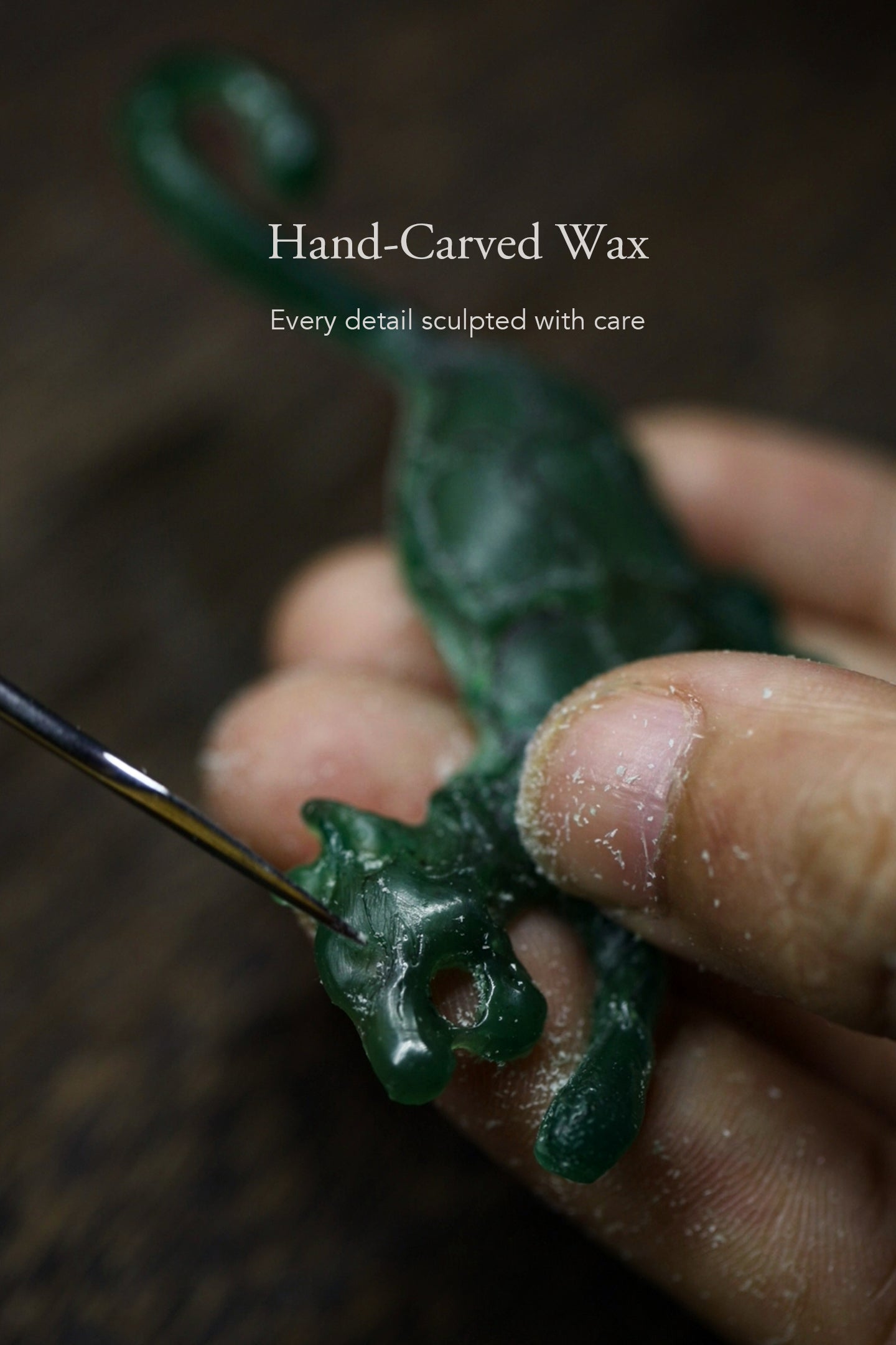 GOLDEN LEOPARD Natural Lacquer Brooch